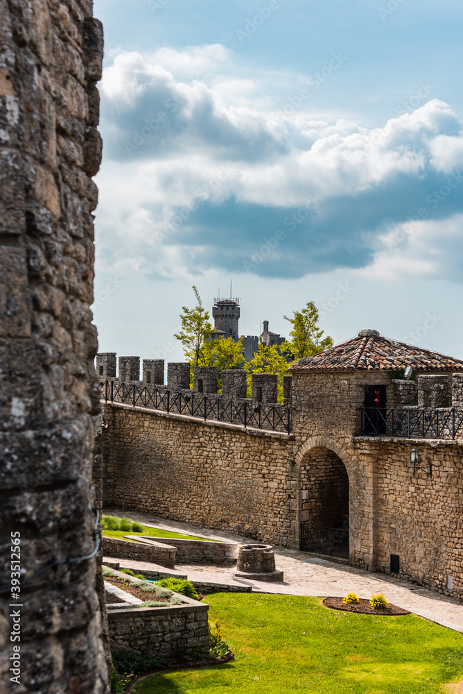 Obraz premium Panorama of the castles and the village of San Marino