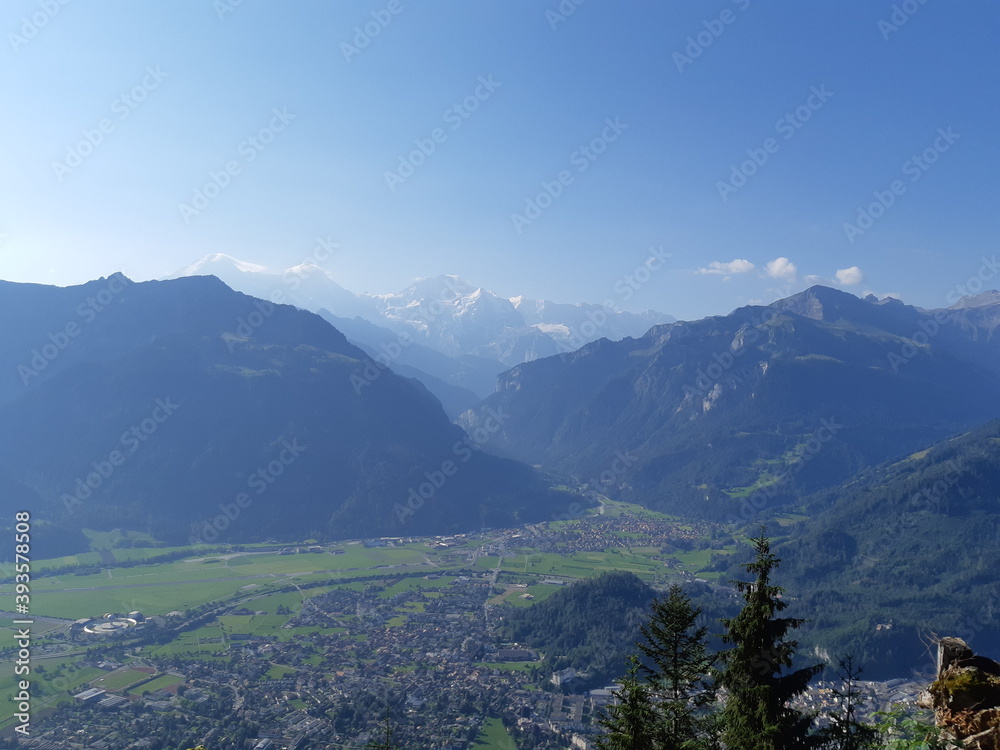 Fototapeta premium Aussicht von der Harder Kulm auf Eiger, Mönch und Jungfrau 7, Interlaken, Schweiz