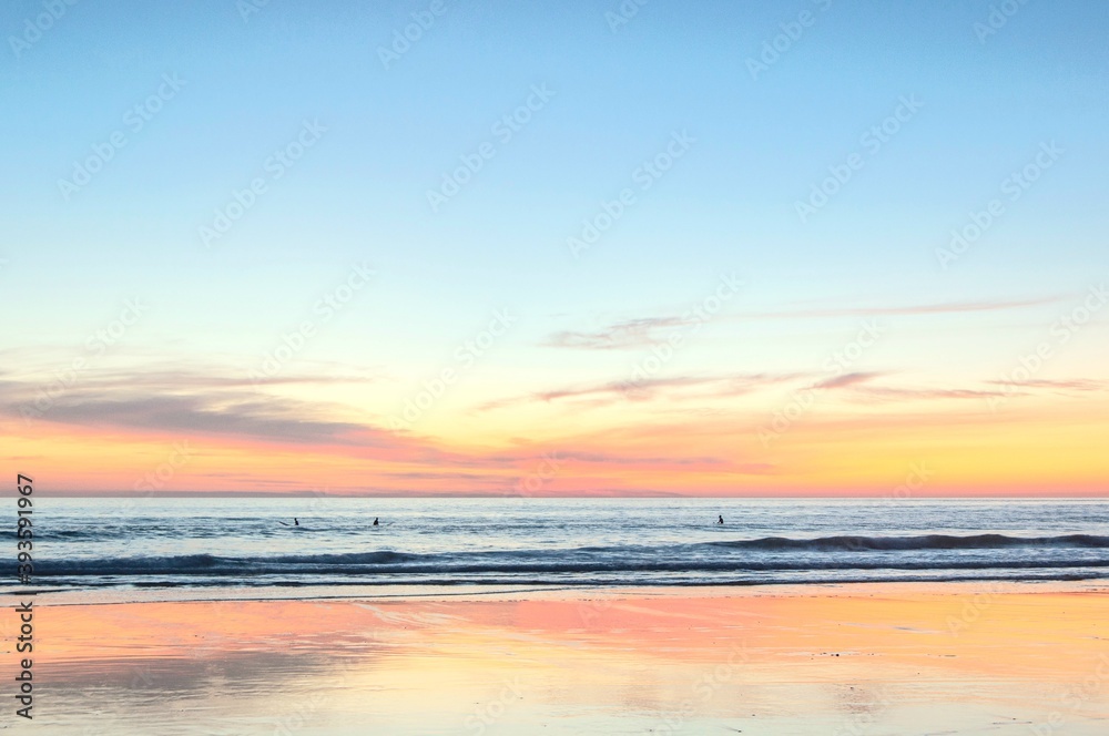 puesta de sol en la playa del palmar, Vejer de la frontera en Cádiz, Andalucía España.