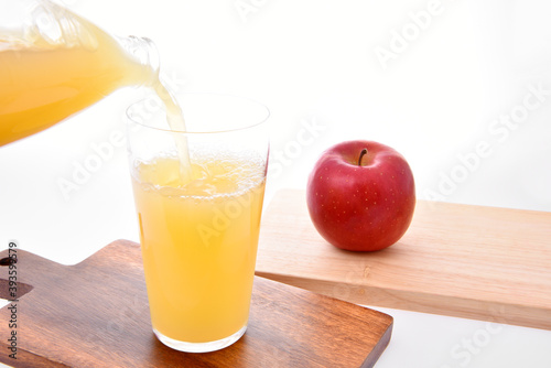 Apple and apple juice 　りんごジュース