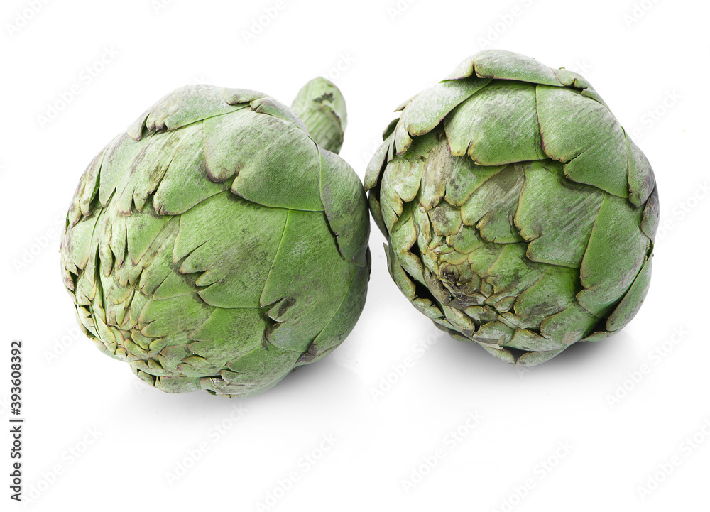 Obraz premium Artichoke flower edible buds isolated on white background.
