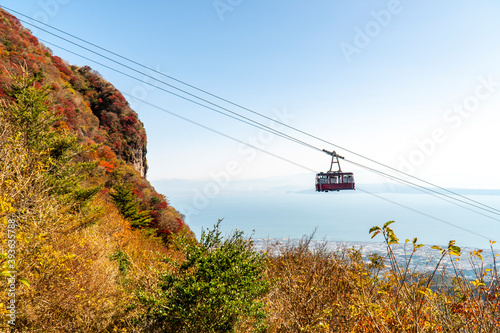 長崎県雲仙市　雲仙仁田峠の紅葉とロープウェイ
