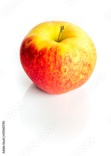 Fototapeta Naklejka Na Ścianę i Meble -  Bio healthy apples, isolated on white background with reflections. Tasty fruit for breakfast. Vitamins in the eco fruits. Organic apples from eco farm isolated on white background. close up