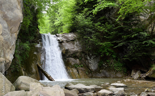 Canvas Print The landscape of Pruncea waterfall and the Casoca river in the Buzau mountains, Romania
