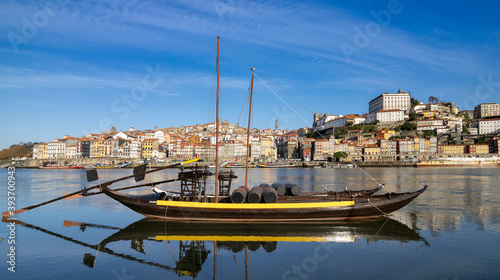 Obraz na płótnie Oporto, Portugal - Porto old town cityscape- Rabelo boat in Douro river