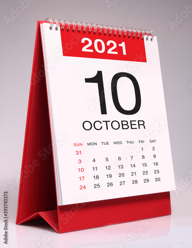 Simple desk calendar 2021 - October