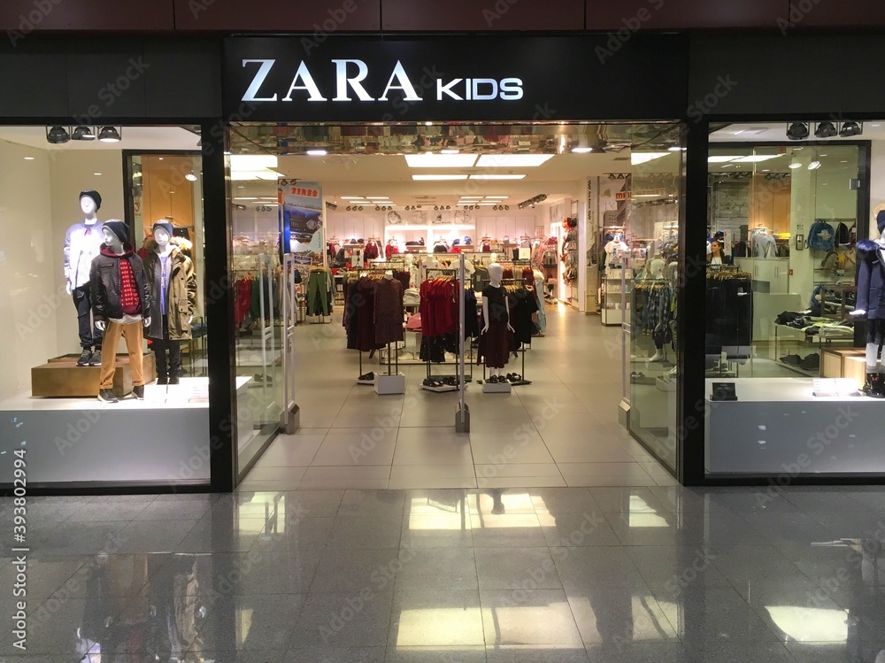 Puerto del Rosario, Fuerteventura, Spain - October 26, 2017: Zara Kids  store at shopping center in Puerto del Rosario. Zara is a Spanish clothing  and accessories retailer based in Arteixo, Galicia. Photos | Adobe Stock