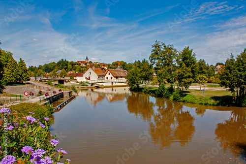 Rogny-les-sept-écluses. Vue sur le canal de Briare. Yonne. Bourgogne. France 