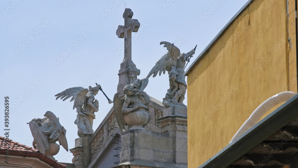 La chiesa parrocchiale di Sant'Andrea a Brunate, in provincia di Como, Lombardia, Italia.