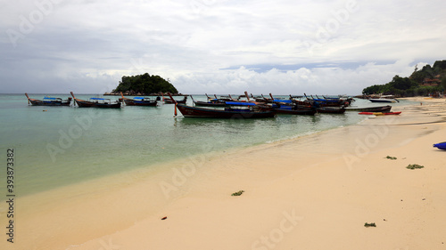 Tropical white sand beach on the island of Ko Lipe in Southern Thailand © Kim