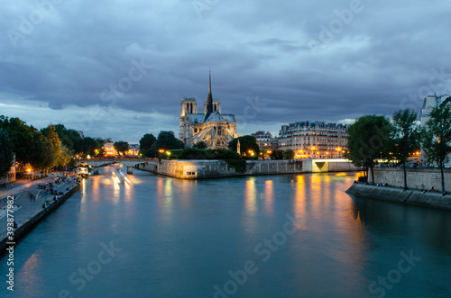 Dawn on Notre Dame de Paris and the Seine river