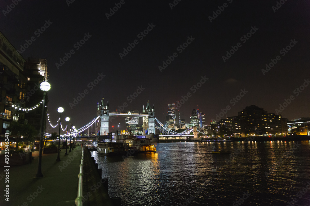 tower bridge at night in London, UK