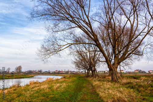 Fototapeta Naklejka Na Ścianę i Meble -  Jesienne krajobrazy z doliny Narwi, Podlasie, Polska