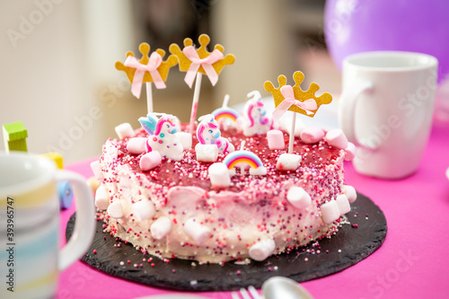 Happy Birthday - Torte zum Kindergeburtstag