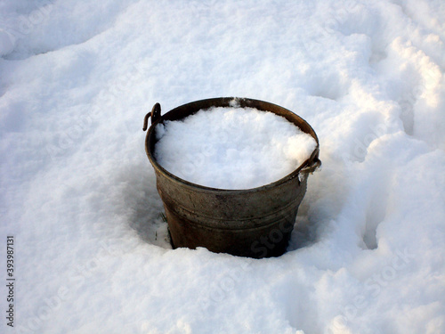 snow bucket