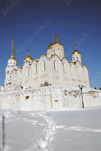 Assumption church in Vladimir town, Russia, in winter   © Ekaterina Bykova