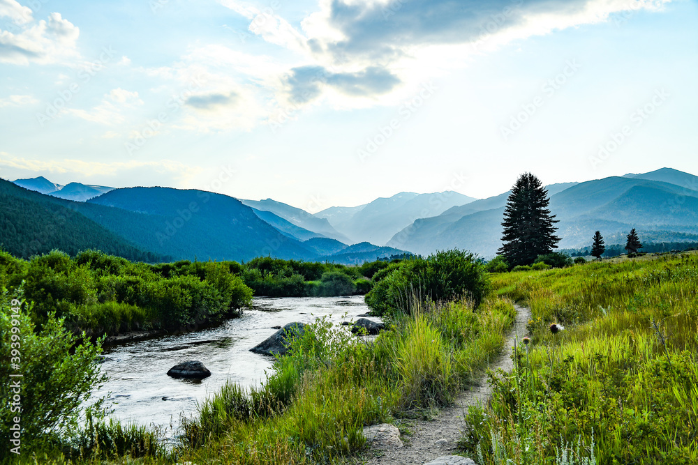 Obraz premium Purple Mountains Majesty in Moraine Park