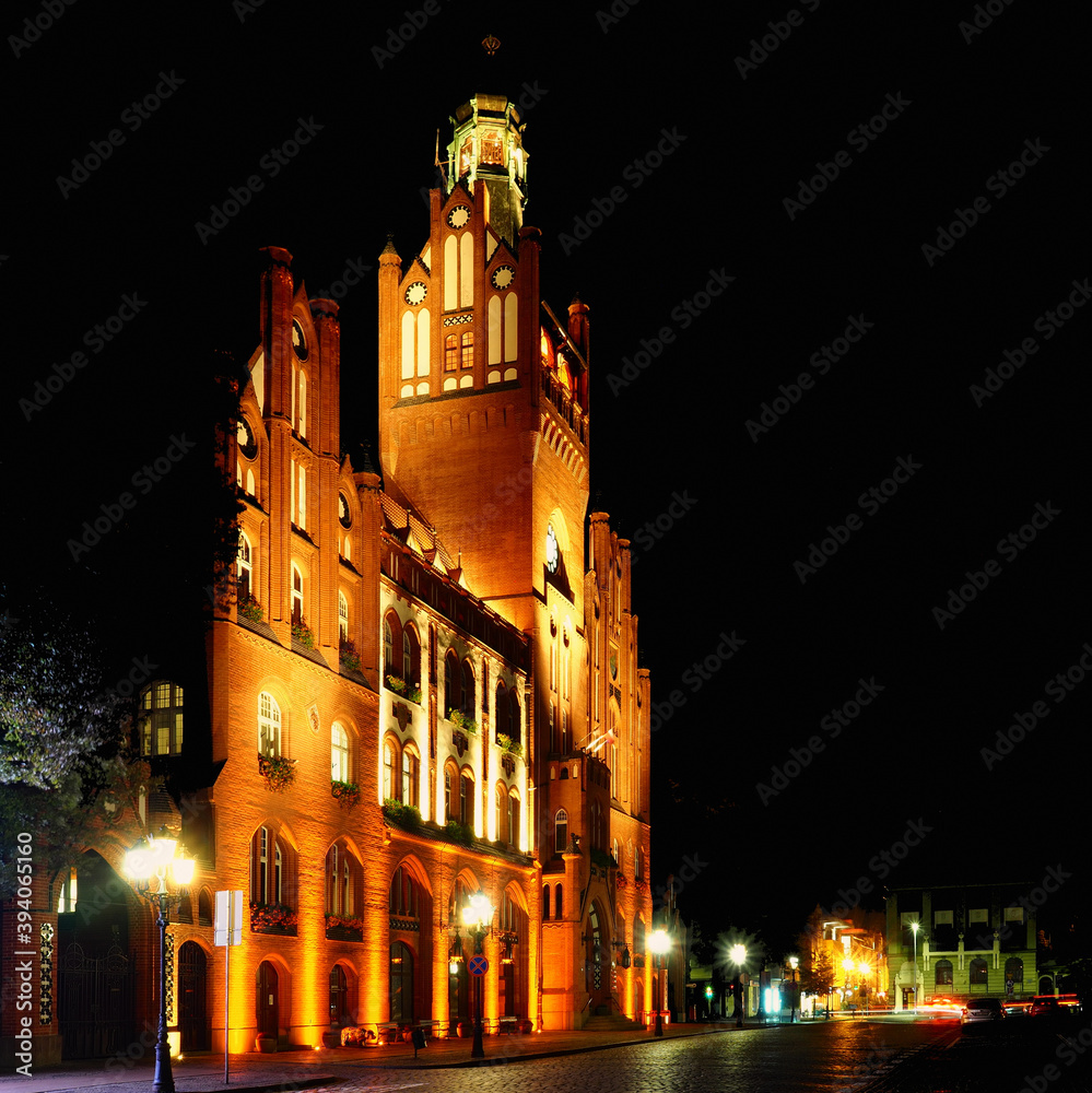 Townhall at night
