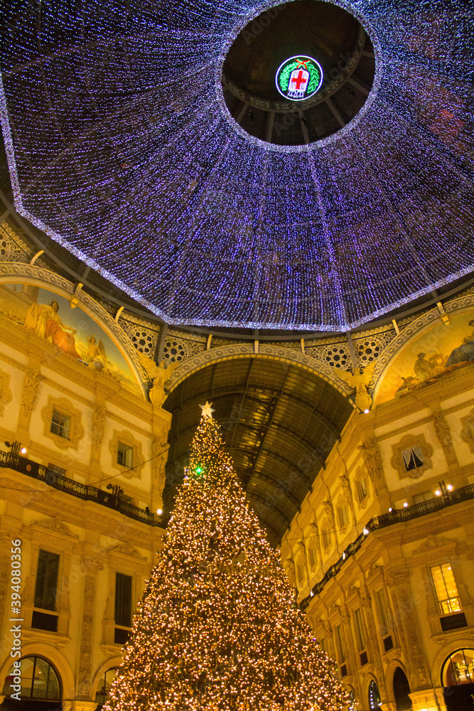 Φωτογραφία Milan, Italy - December 22, 2019 Galleria Vittorio Emanuele, evocative image of