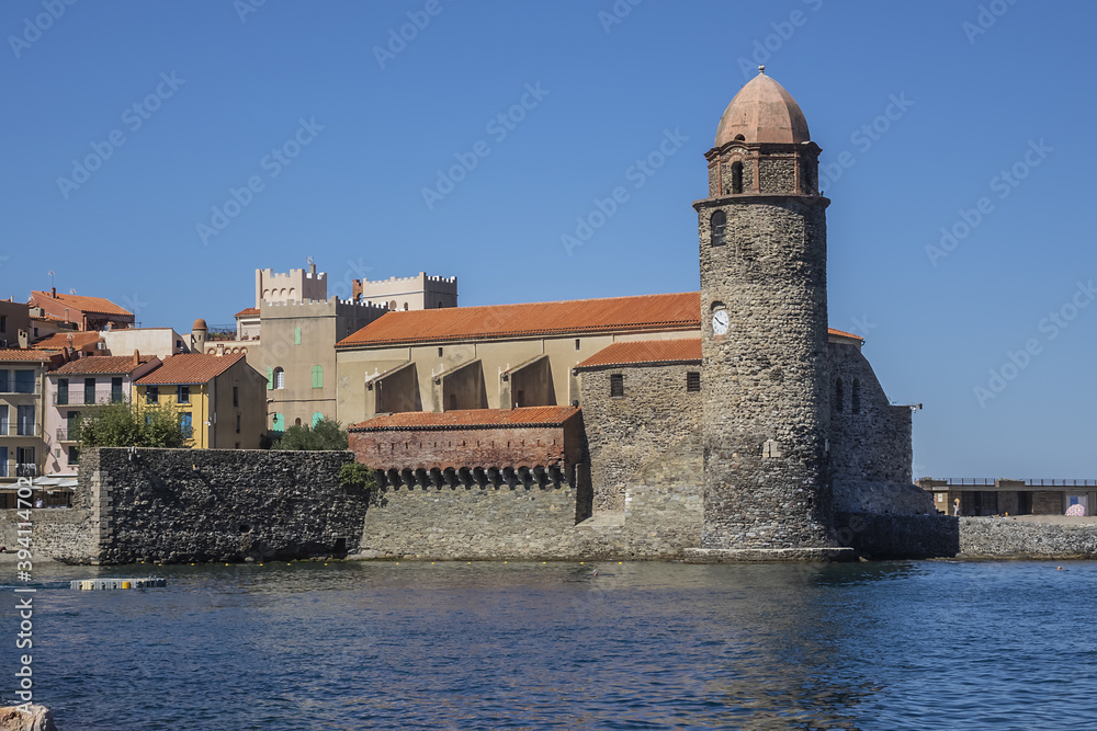 Church of Our Lady of the Angels (Eglise Notre Dame Des Anges, built between 1684 and 1691) on the shores of the Mediterranean Sea. Collioure Pyrenees-Orientales, France.