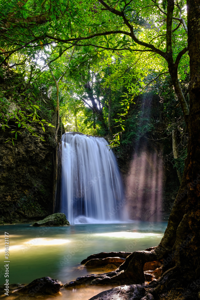 Obraz premium Erawan Waterfall in National Park, Thailand