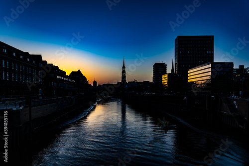 Hamburg Zollkanal im Abendlicht