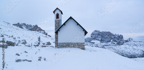 Cappella Degli Alpini, Trail to Tre Cime di Lavaredo, Dolomites, Unesco World Heritage Site, Italy, Europe © JUAN CARLOS MUNOZ