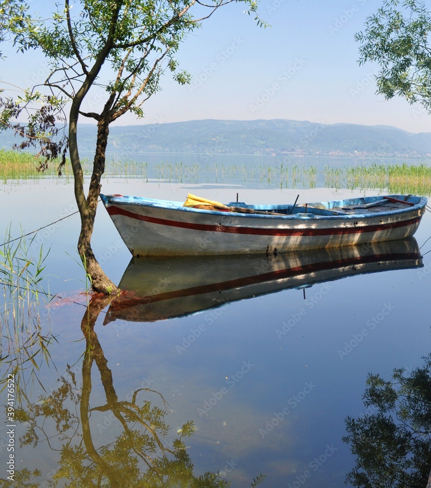 Obraz premium boat on the lake Sapanca, Sakarya, Turkey.