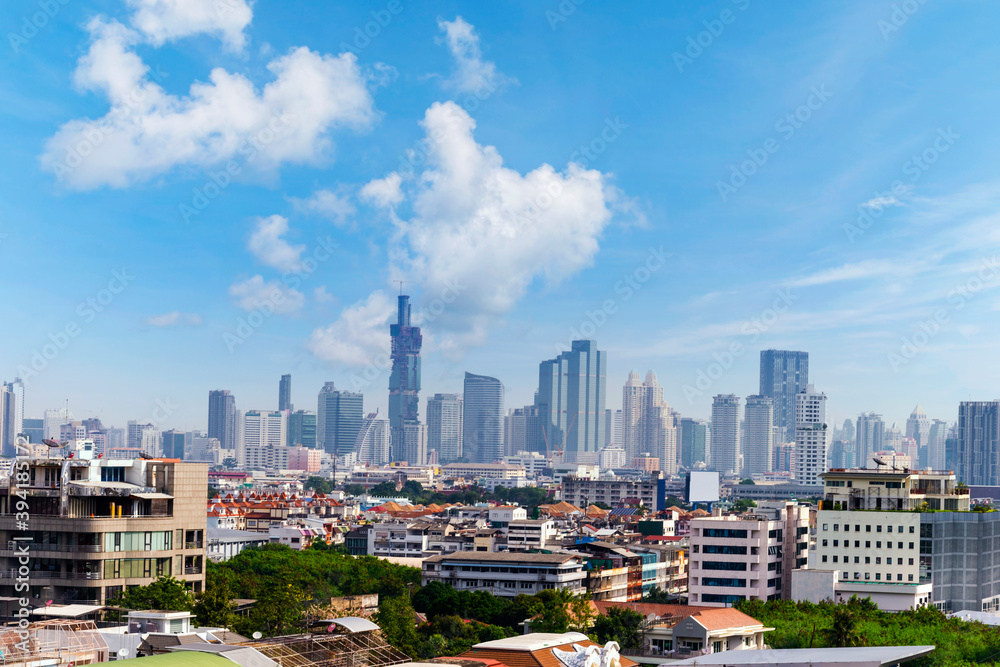 Obraz premium cityscape Bangkok skyline, Thailand. Bangkok is metropolis and favorite of tourists live at between modern building / skyscraper, Community residents.