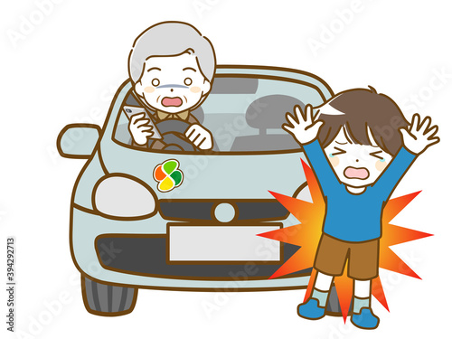 運転中によそ見して男児にぶつかる老年男性