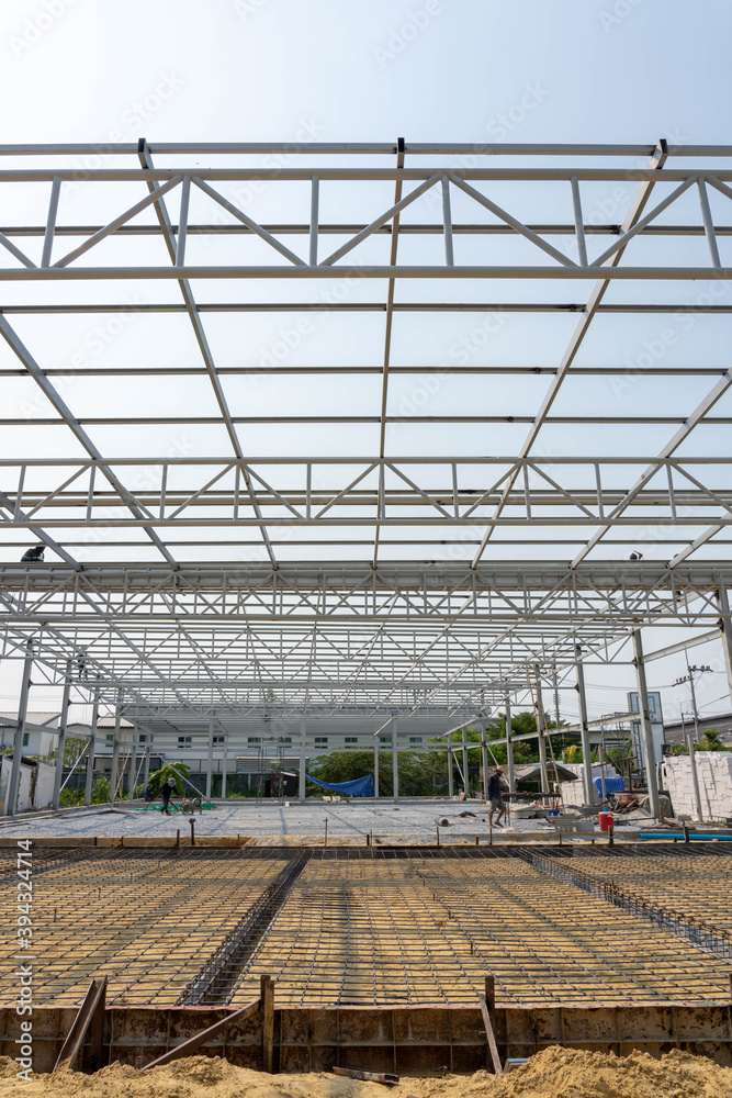 wire mesh steel. Pulins on rafter and roof beem truss frame.
