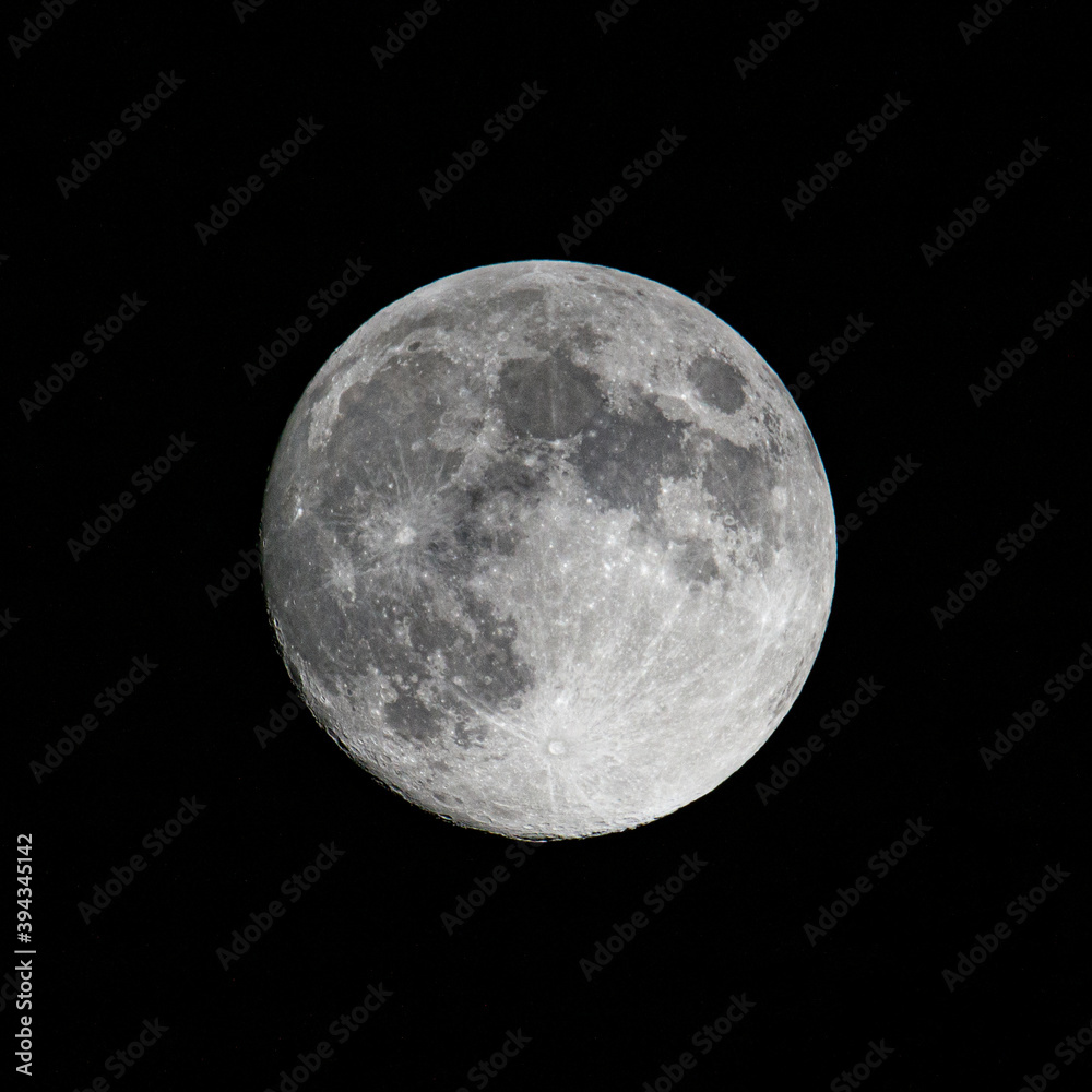 Obraz premium full moon over black