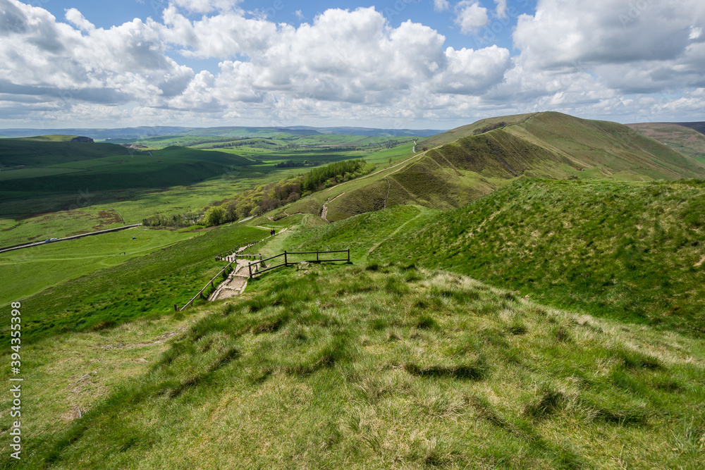 Fototapeta premium Mam Tor, Lose Hill, Castleton, Peak District National Park, England, UK