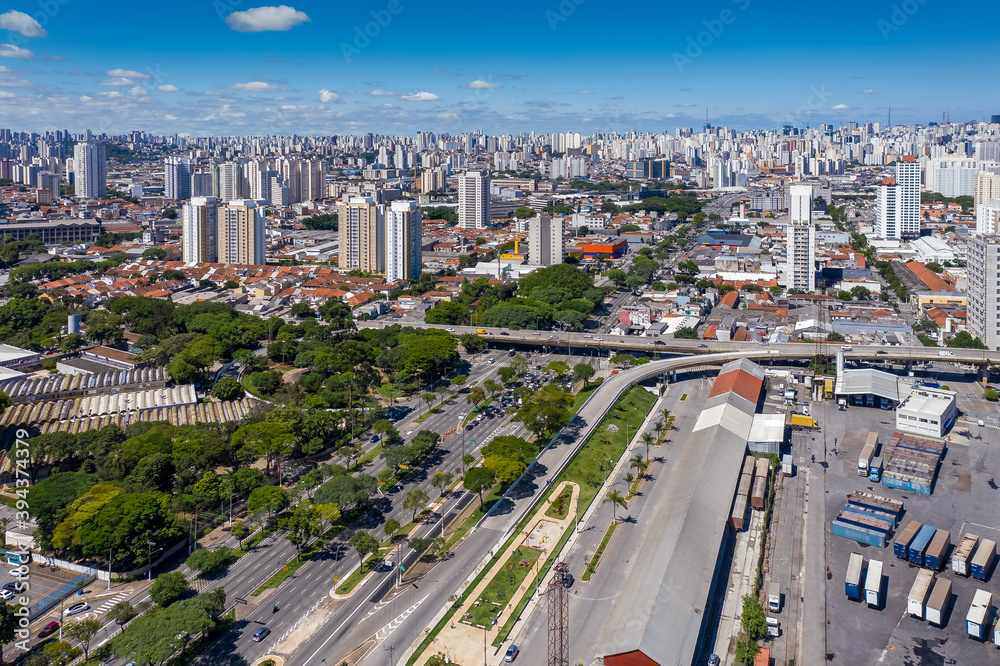 Fototapeta premium East radial avenue near Mooca neighborhood, Sao Paulo, Brazil