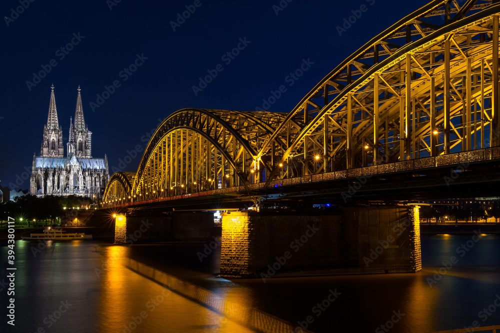 Fototapeta premium Hohenzollernbrücke, Cologne, Germany