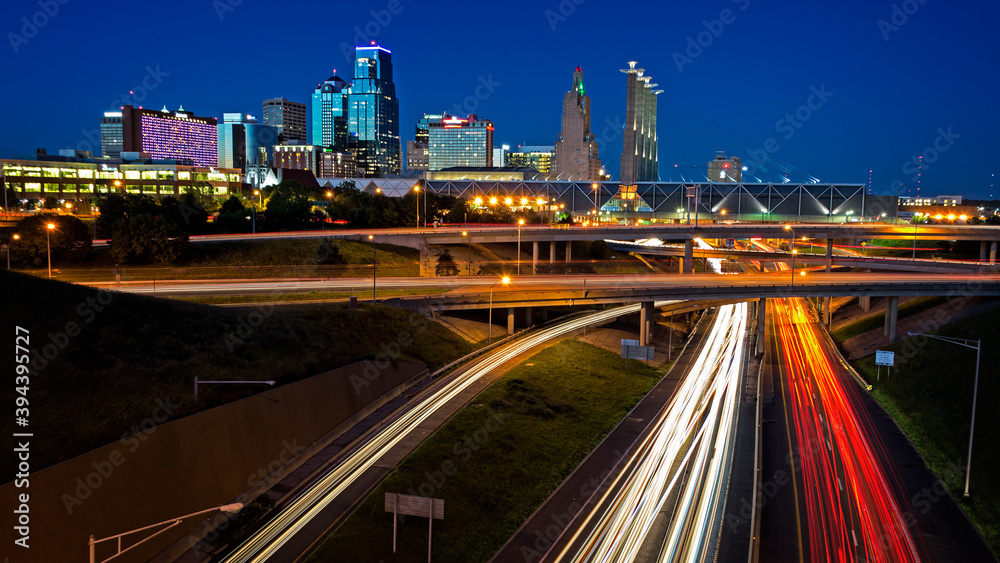 Fototapeta premium image of the Kansas City skyline and busy highway system leading to the city.