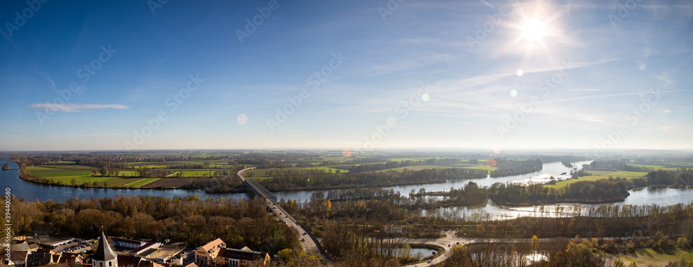 Blick von der Burgruine Donaustauf auf die Donau bei Regensburg | Walhalla | Burg | Panorama