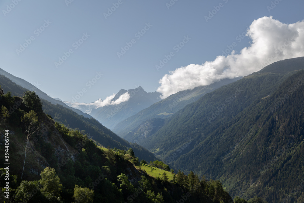 Randonnée dans la vallée d'Arolla en Suisse