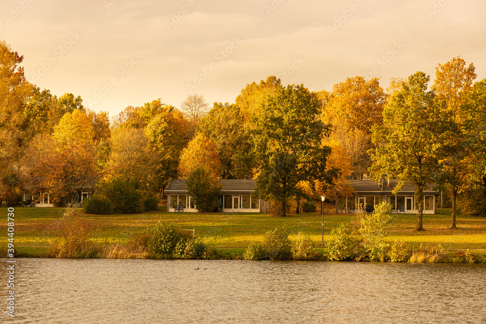Häuser am Ufer