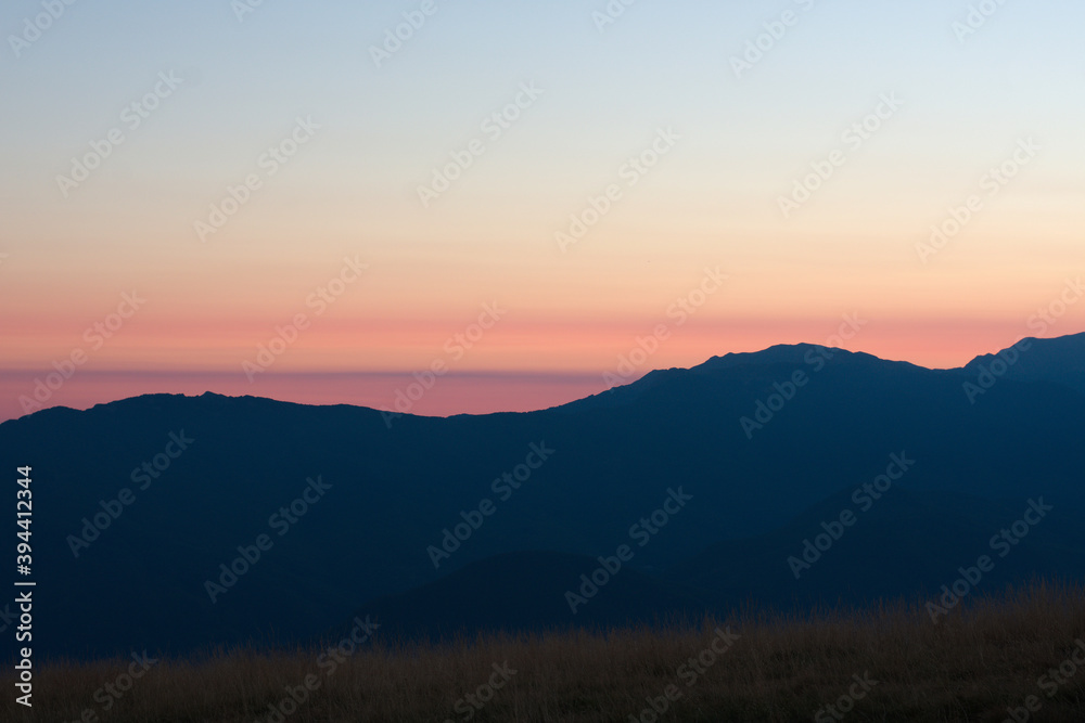 Tramonto in Appennino, Abetone dal passo della Croce Arcana, Fanano, Emiia Romagna, Italia Tramonto in Appennino, Abetone dal passo della Croce Arcana, Fanano, Emiia Romagna, Italia