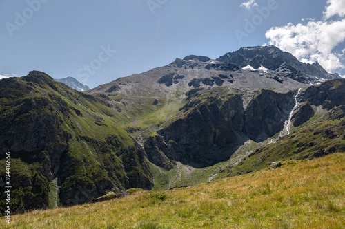 Randonnée en été dans la valée d'Arolla en Suisse