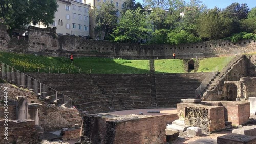 Manutenzione ordinaria al Teatro Romano a Trieste, Italia