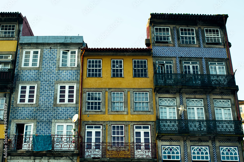 Fototapeta premium Facades of residential buildings in the historical center of Porto, Portugal.