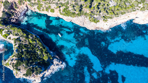 Luftaufnahme, Cala d'es Moro, Felsenküste bei Cala de s'Almonia, Naturschutzgebiet Cala Llombards, Mallorca, Balearen, Spanien