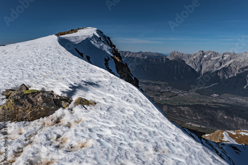 Blick vom Rietzer Grieskogel auf das Inntal photo