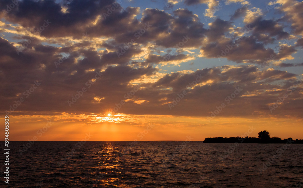 Fototapeta premium Cloudscape over Tampa Bay