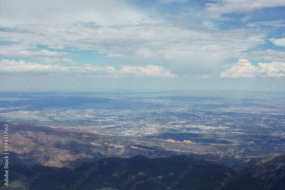 Fototapeta premium view of the city Colorado Springs Colorado from the top of Pikes Peak Colorado.