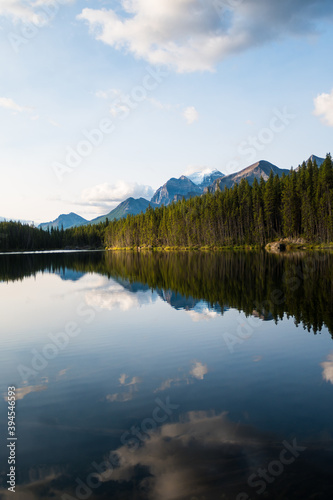 Fototapeta Naklejka Na Ścianę i Meble -  Canadian Rocky mountains in summer