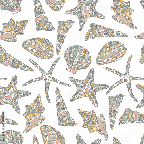 Seamless pattern in zen art style with conch shells and seastars on white background