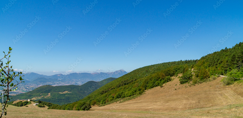 Panorama da Poggio San Romualdo nelle Marche